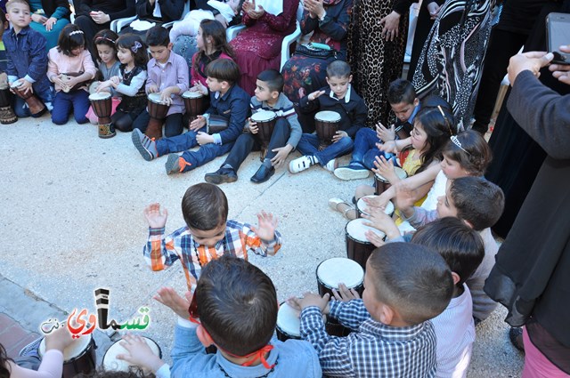 كفرقاسم – فيديو: بساتين الامل, السلام , والمحبة تحتفل بعيد الام على انغام عمو انس وجوقته ..